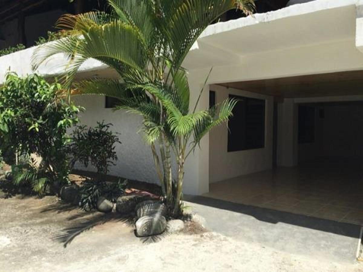 Manuel Antonio Hostel Resort Exterior photo